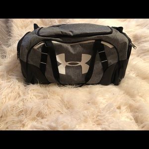 Under Armor Medium sized duffel bag
